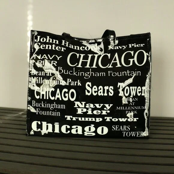 Chicago Landmark Vinyl Tote Bag, Shopping Bag, Souvenir Tote, Black and White - Picture 5 of 10